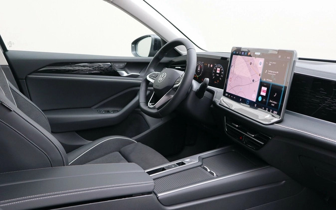 Volkswagen Passat cena 208590 przebieg: 8, rok produkcji 2024 z Olsztyn małe 379
